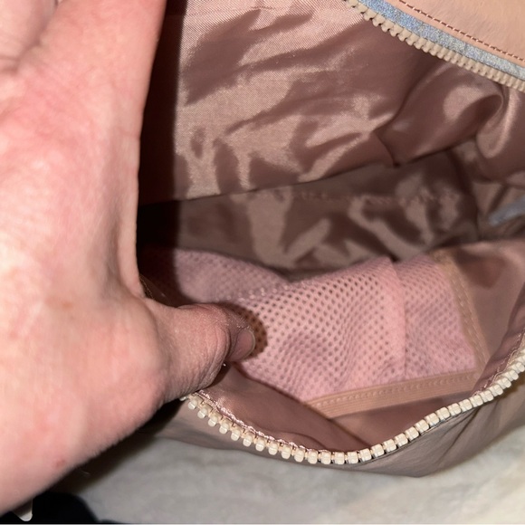 Lululemon on my level Bag NWT - Picture 4 of 4